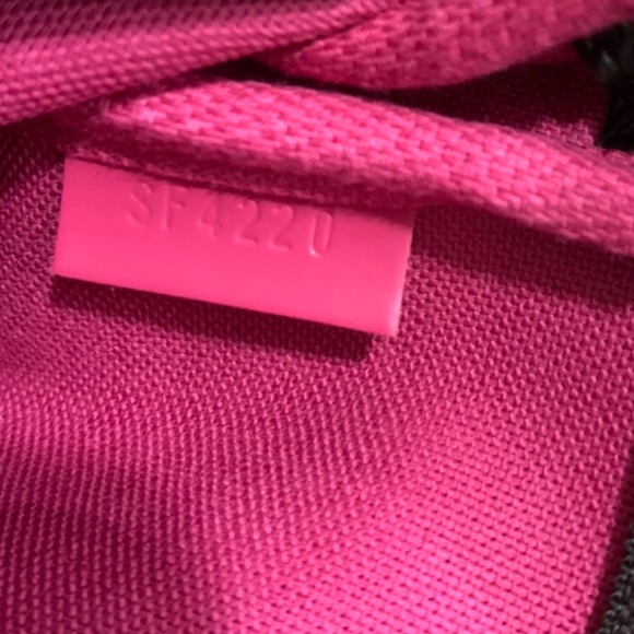 🆕2020 Christmas Edition MINI POCHETTE ACCESSOIRES - Picture 7 of 14